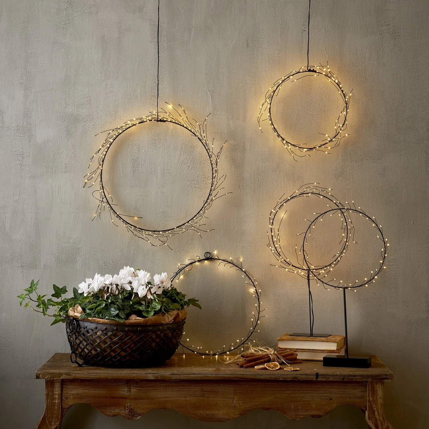 LED Kranz Lichtkranz Dekokranz 50LED H: 43cm In Schwarz 5 LED Kranz Lichtkranz Dekokranz 50LED H: 43cm In Schwarz – Bild 3