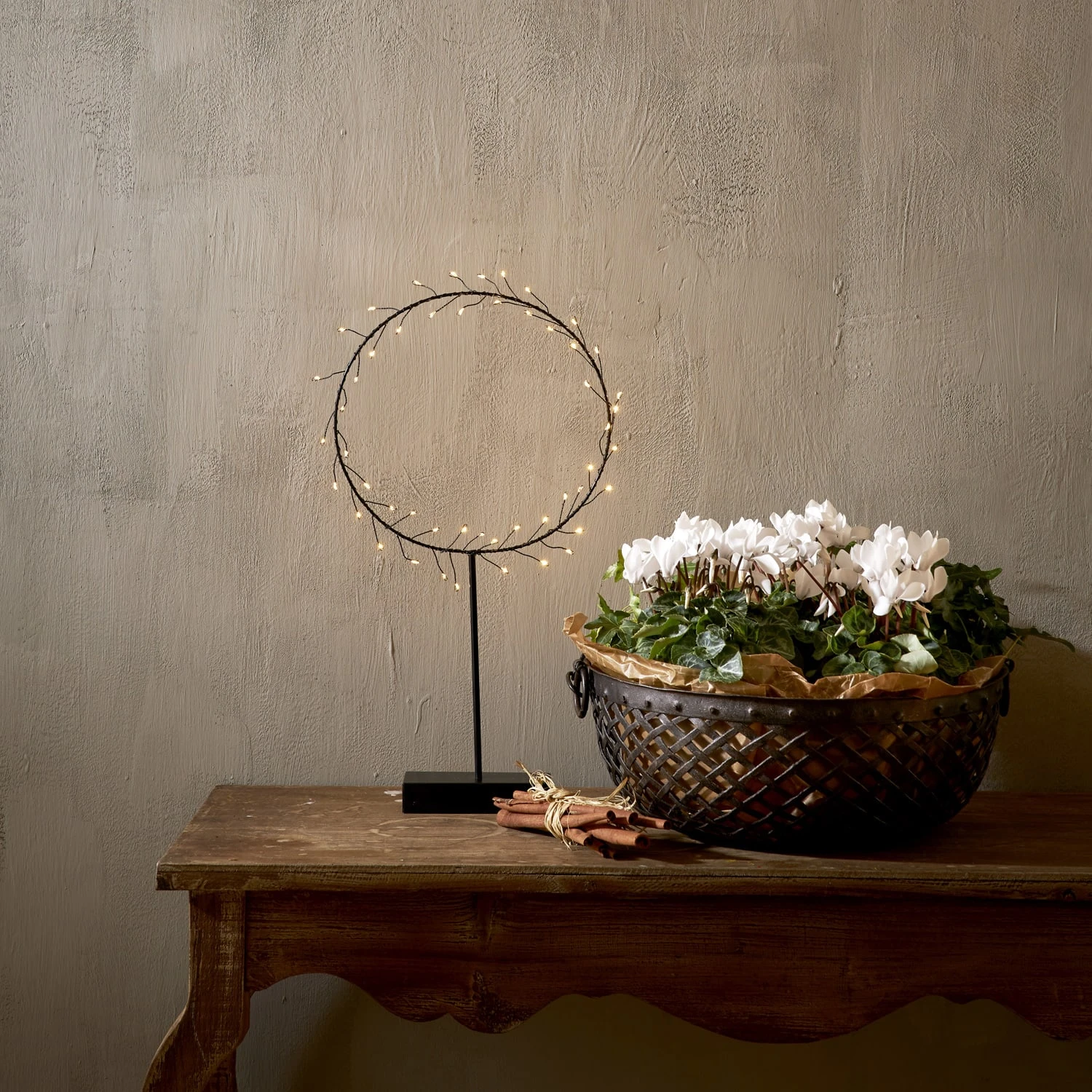 LED Kranz Lichtkranz Dekokranz 50LED H: 43cm In Schwarz 8 LED Kranz Lichtkranz Dekokranz 50LED H: 43cm In Schwarz – Bild 6