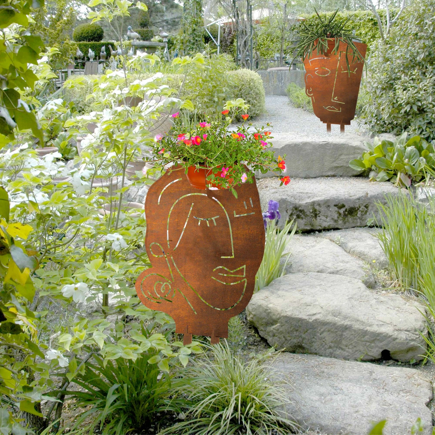 Gartenstecker Abstraktes Gesicht Frau Mit Pflanzschalenhalter In Silber 9 Gartenstecker Abstraktes Gesicht Frau Mit Pflanzschalenhalter In Silber – Bild 7