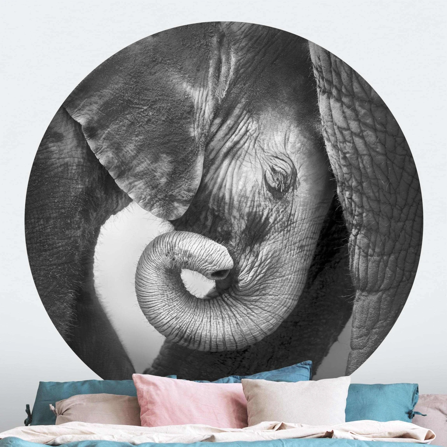 Runde Tapete - Mutterliebe In Grau 5 Runde Tapete - Mutterliebe In Grau – Bild 3