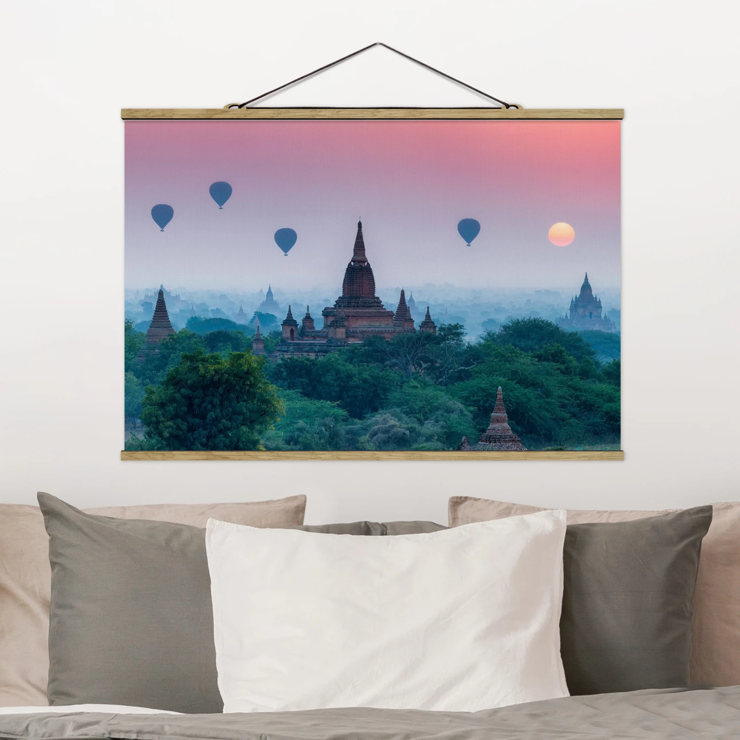 Stoffbild - Heißluftballons über Tempelanlage In Grün 4 Stoffbild - Heißluftballons über Tempelanlage In Grün – Bild 2